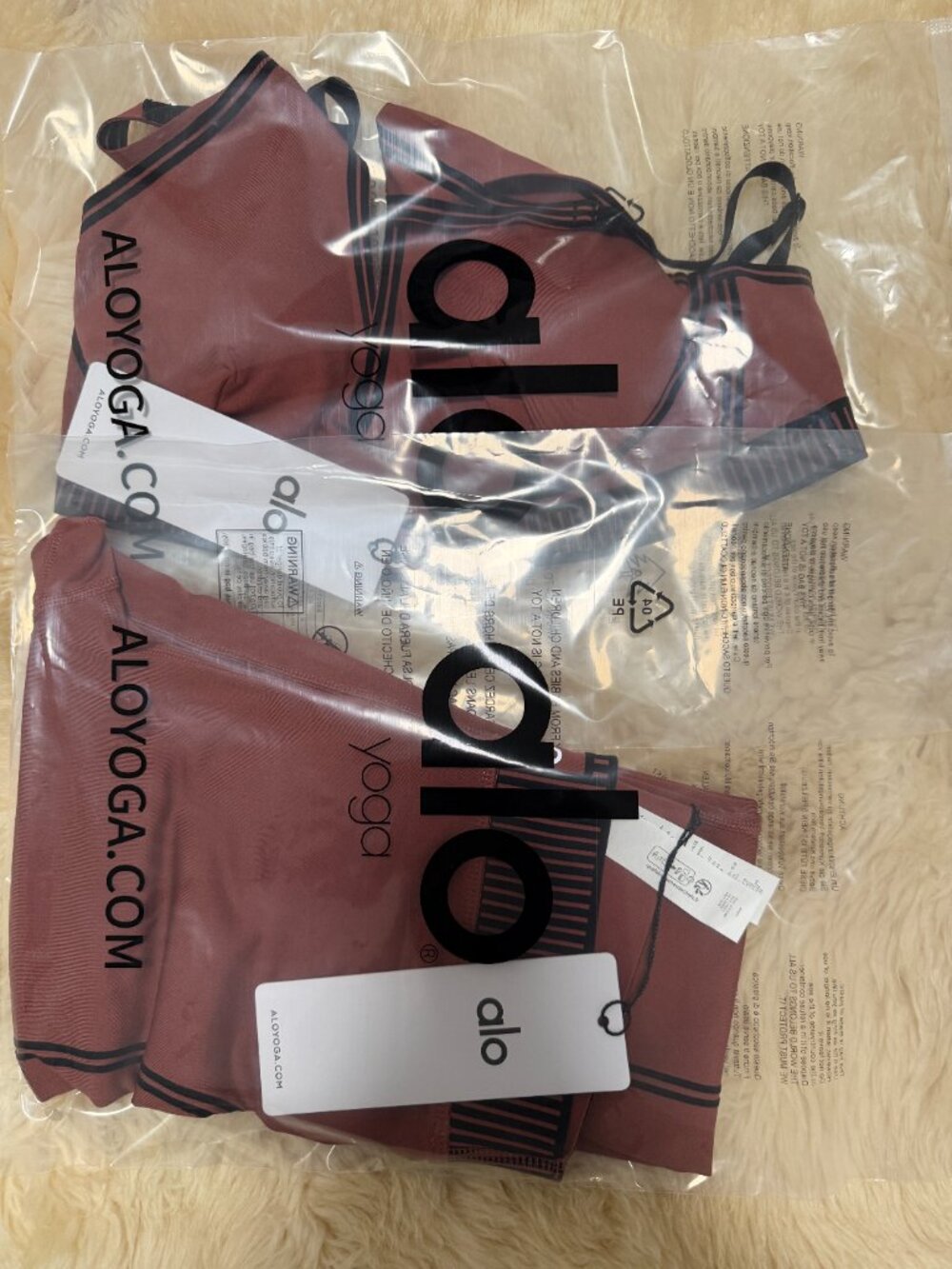 NWT Alo Yoga Airlift Line Up Bra & 7/8 Legging Set Black S 🎒✨ BTS - Picture 6 of 6